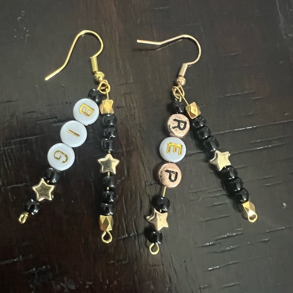 Taylor Swift Reputation Era Earrings for Eras Tour - Picture 2 of 6